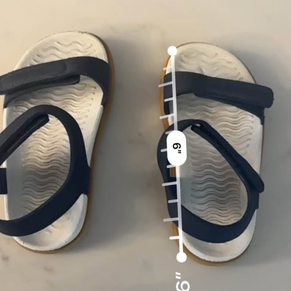 Native Toddler Sandals, Size 7.5-8 - Picture 4 of 5